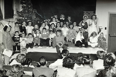 Christmas Crowd 1948